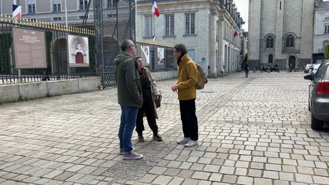 Miniature de la vidéo titrée \"CARTE SCOLAIRE : LES PARENTS D’ÉLÈVES BOYCOTTENT LE VOTE"
